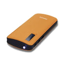 batería portátil Philips DLP6006U en color naranja, mostrando sus puertos USB, linterna LED frontal y diseño moderno. Una excelente opción en baterías recargables de alto rendimiento.